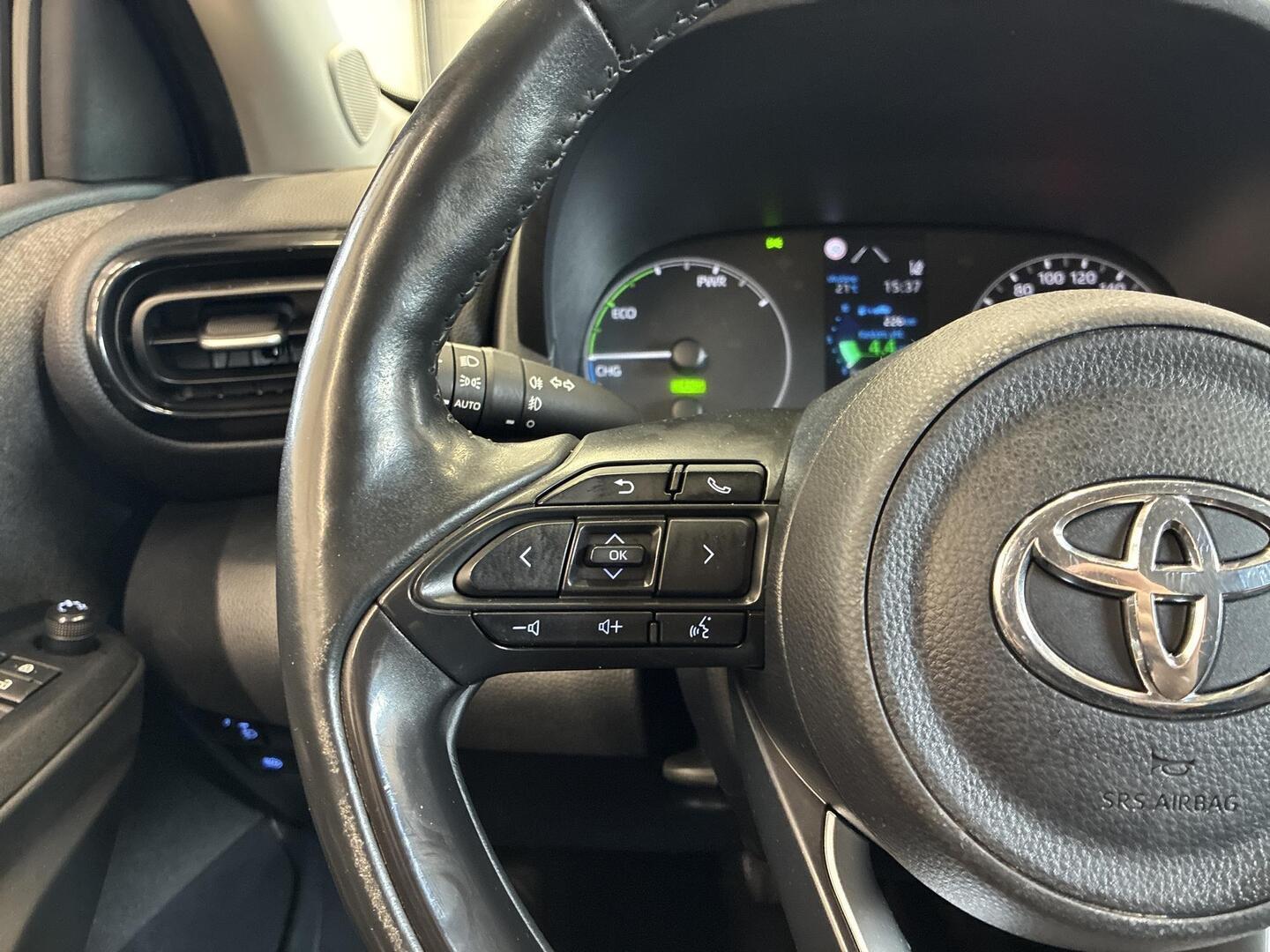 TOYOTA Yaris 2021