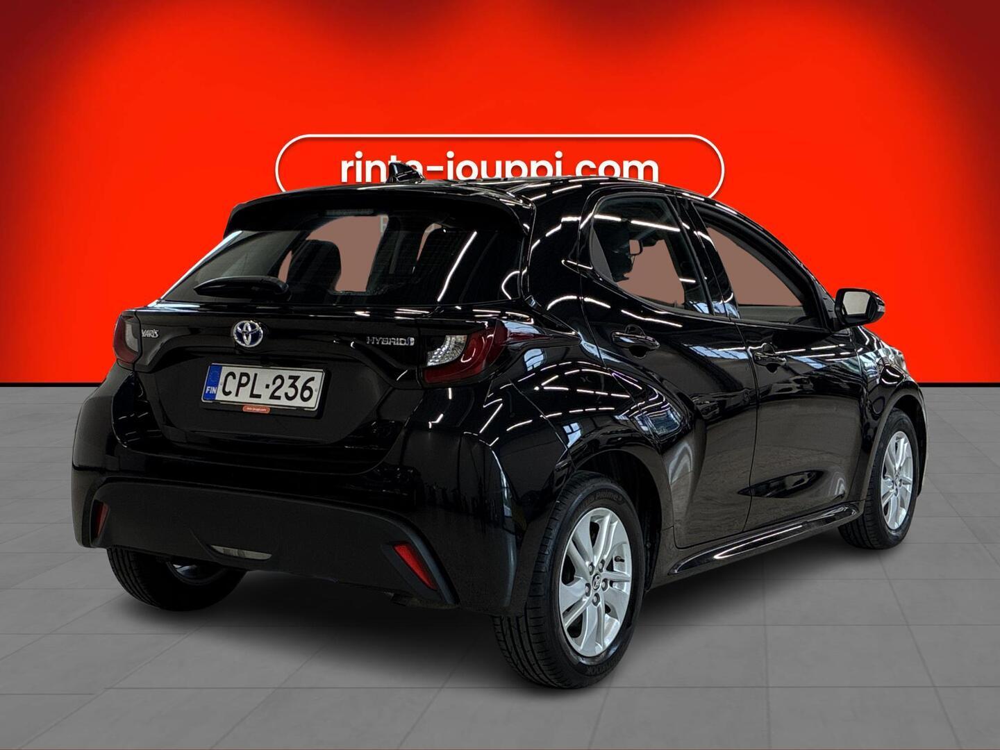 TOYOTA Yaris 2021