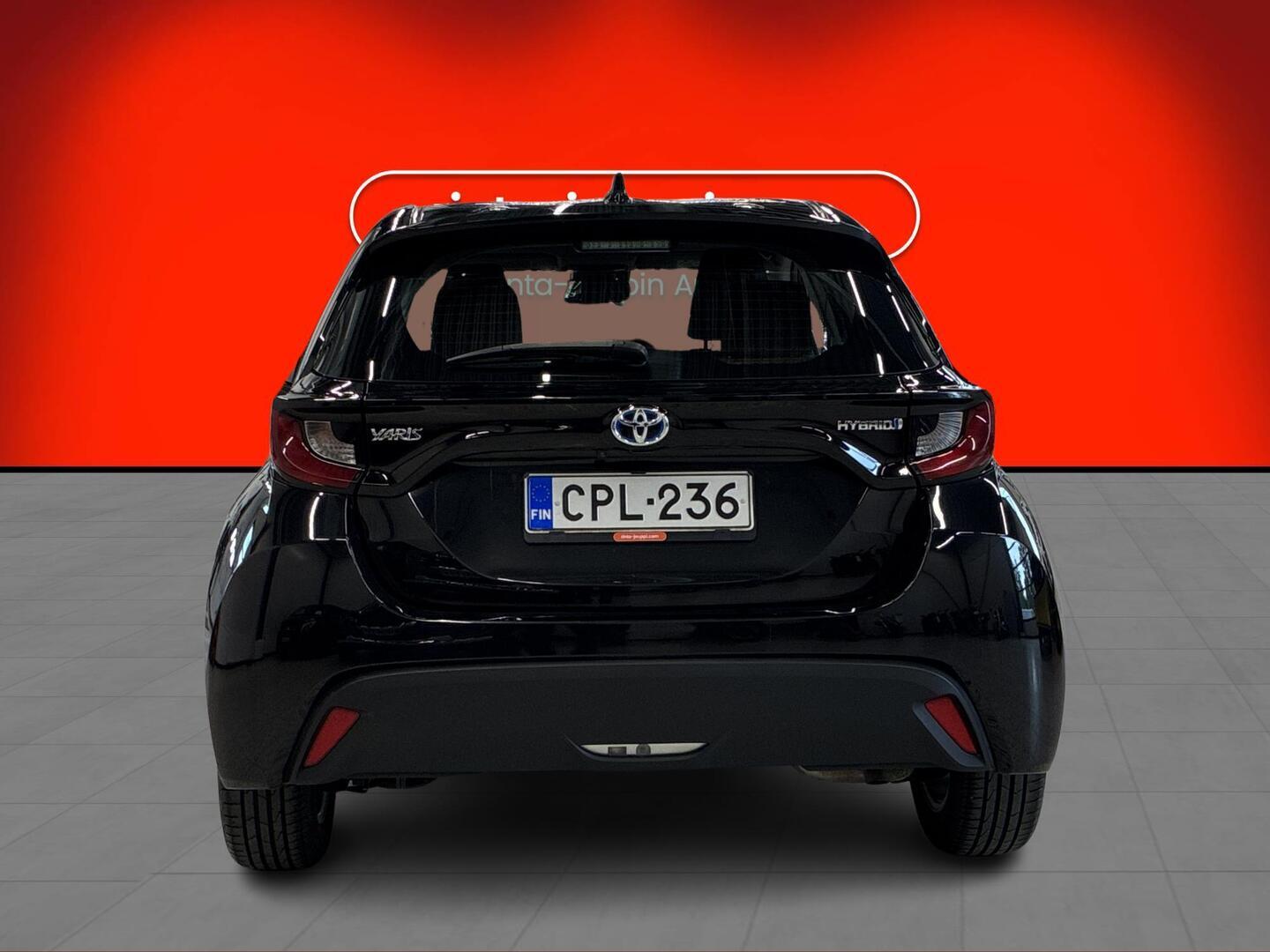 TOYOTA Yaris 2021
