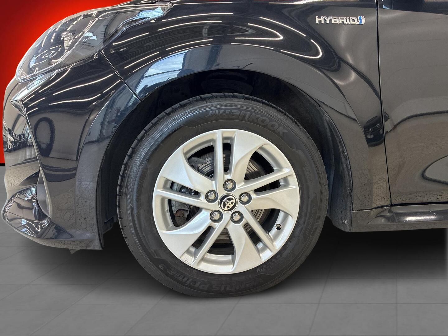 TOYOTA Yaris 2021