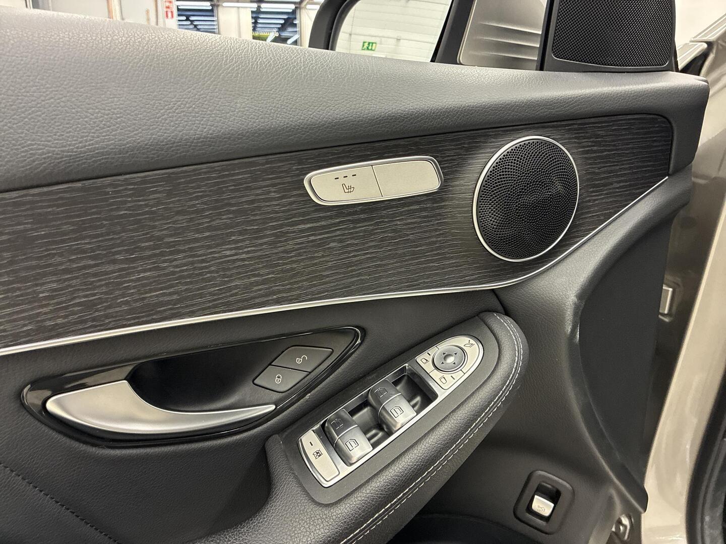 MERCEDES-BENZ GLC 2022