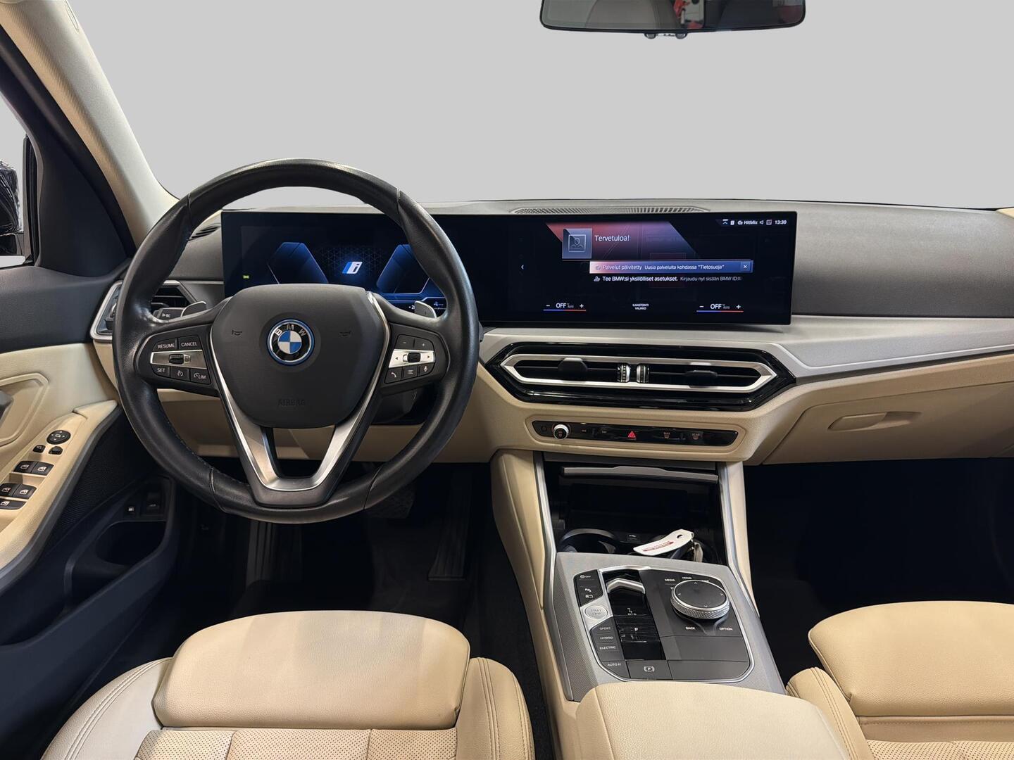 BMW 330 2023