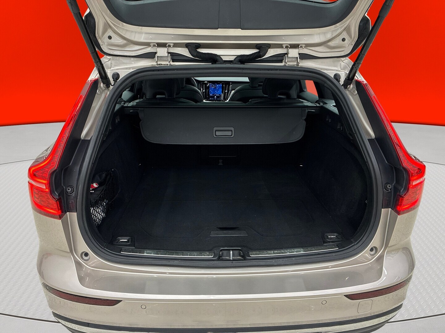 VOLVO V60 2024