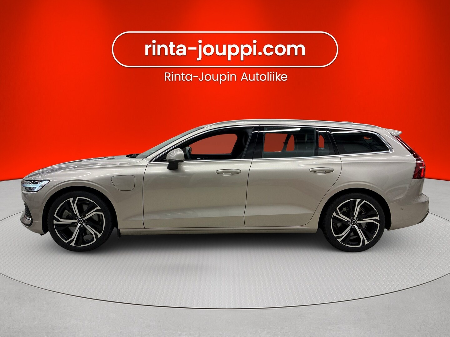 VOLVO V60 2024