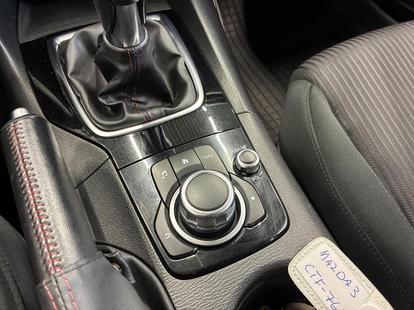 MAZDA Mazda3 2015