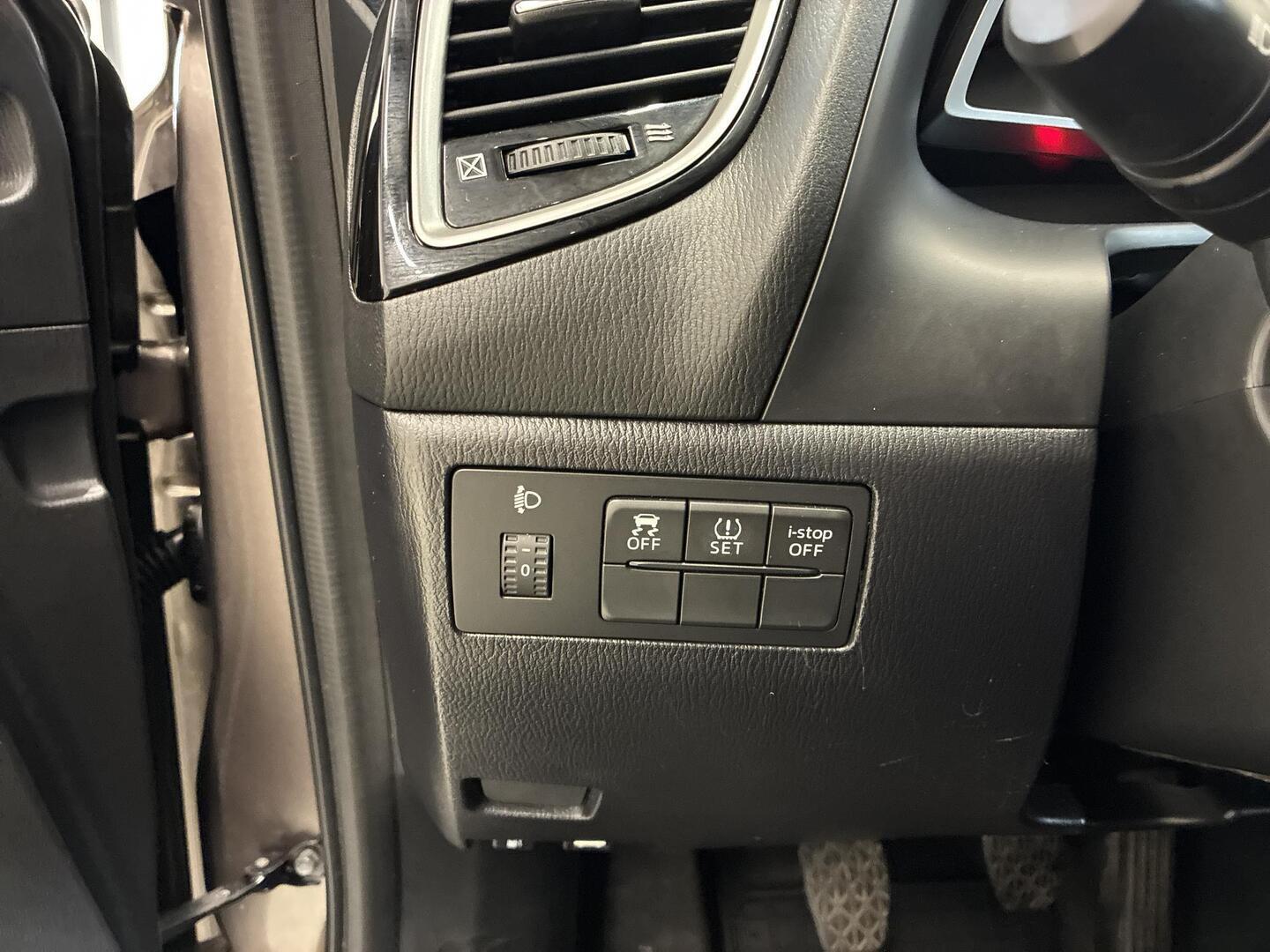 MAZDA Mazda3 2015