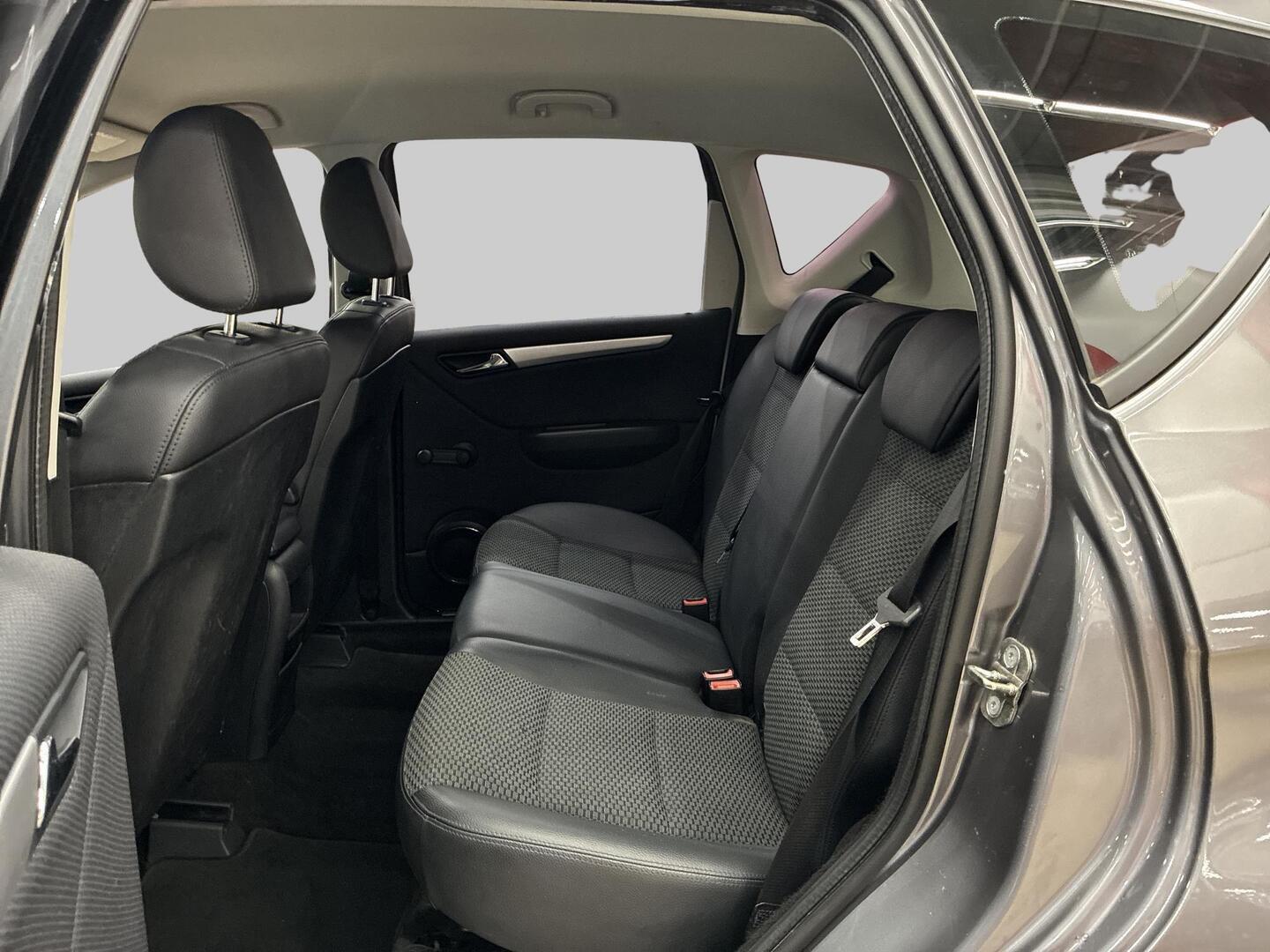 MERCEDES-BENZ A 2010