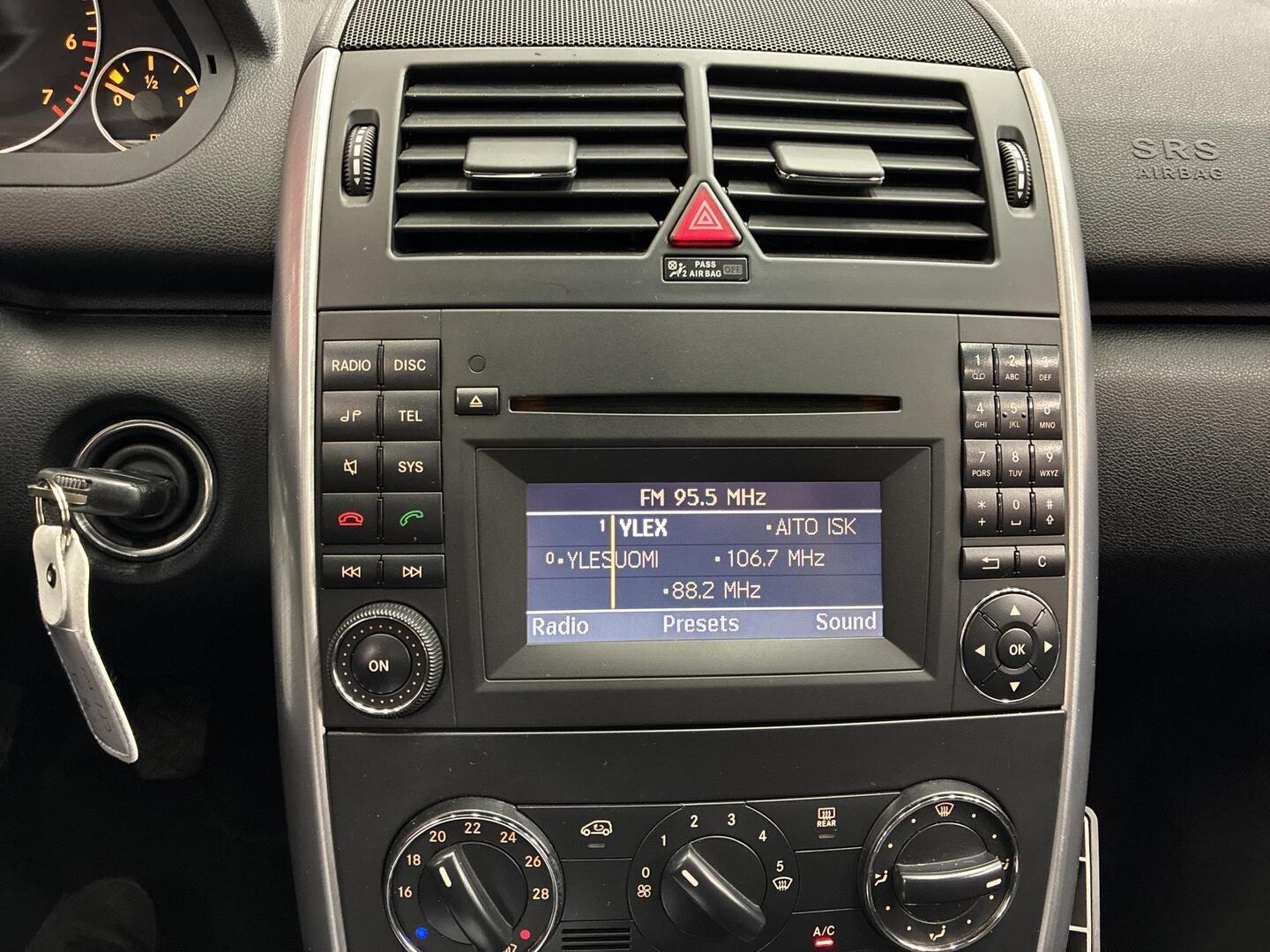 MERCEDES-BENZ A 2010