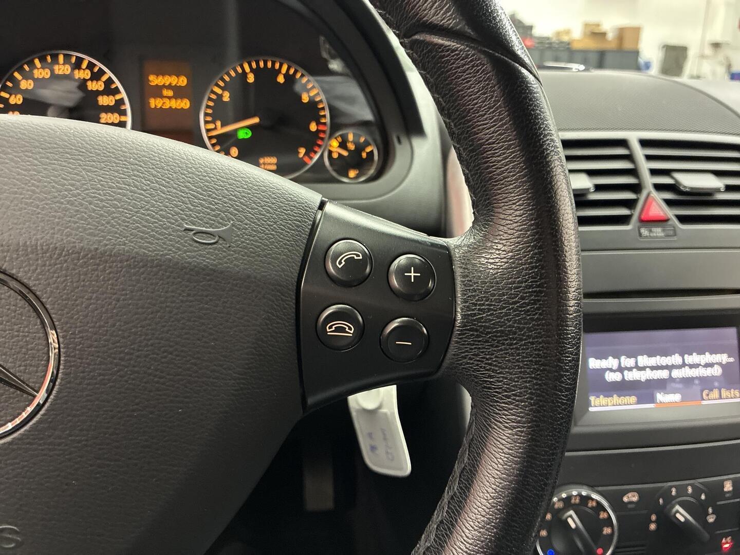 MERCEDES-BENZ A 2010