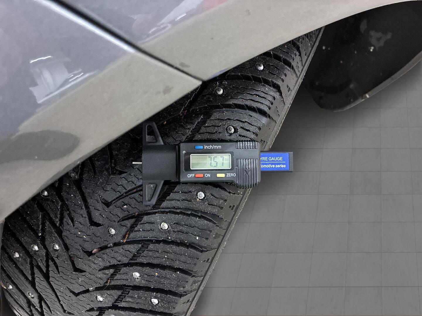 MERCEDES-BENZ A 2010