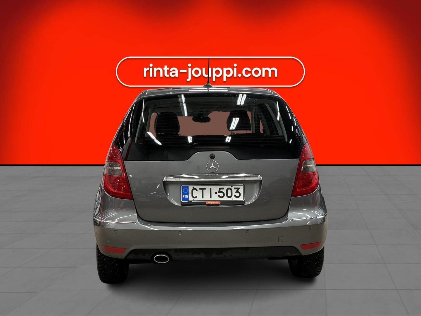MERCEDES-BENZ A 2010