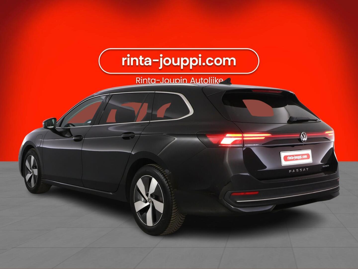 VOLKSWAGEN PASSAT 2025