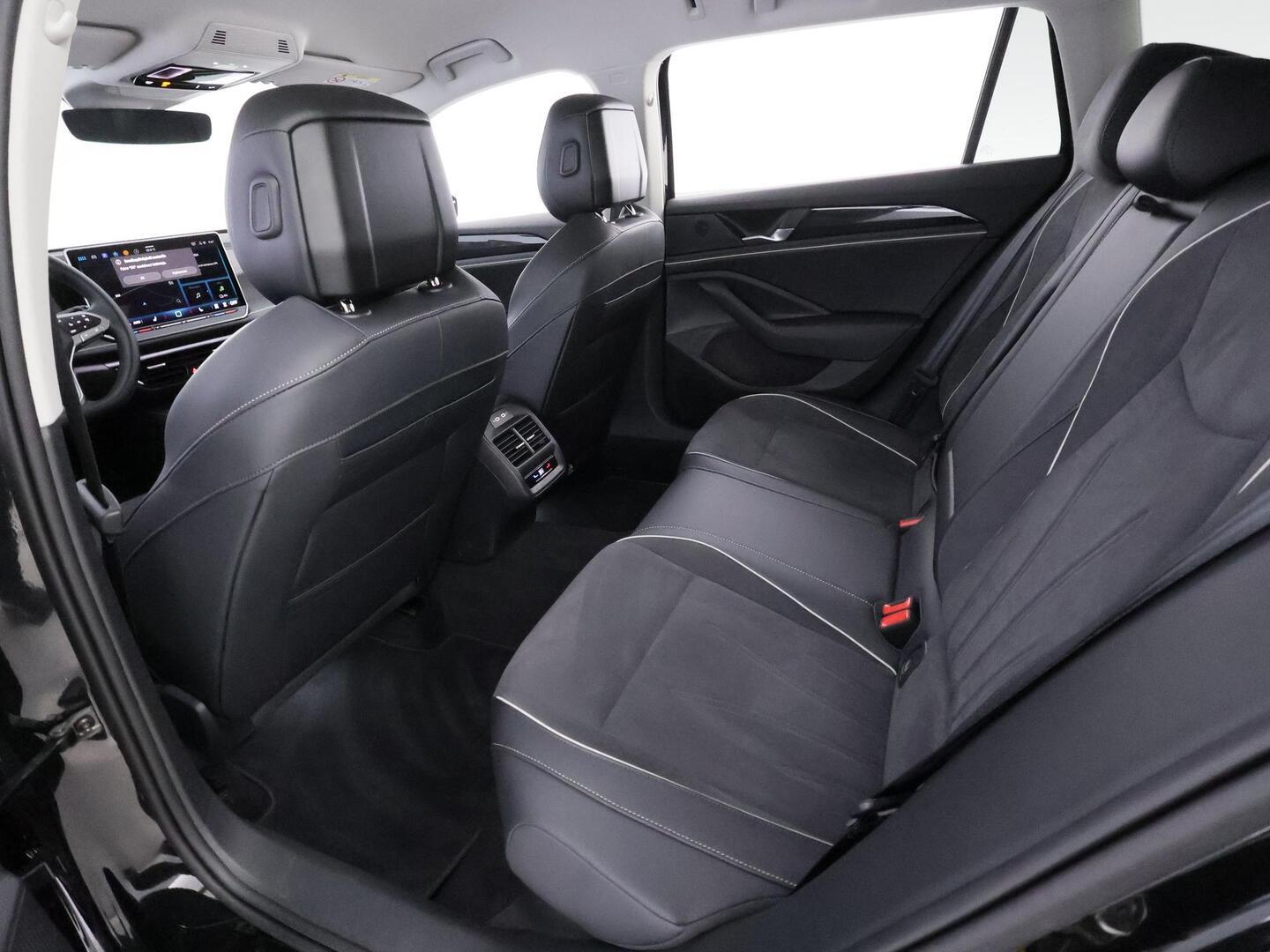 VOLKSWAGEN PASSAT 2025