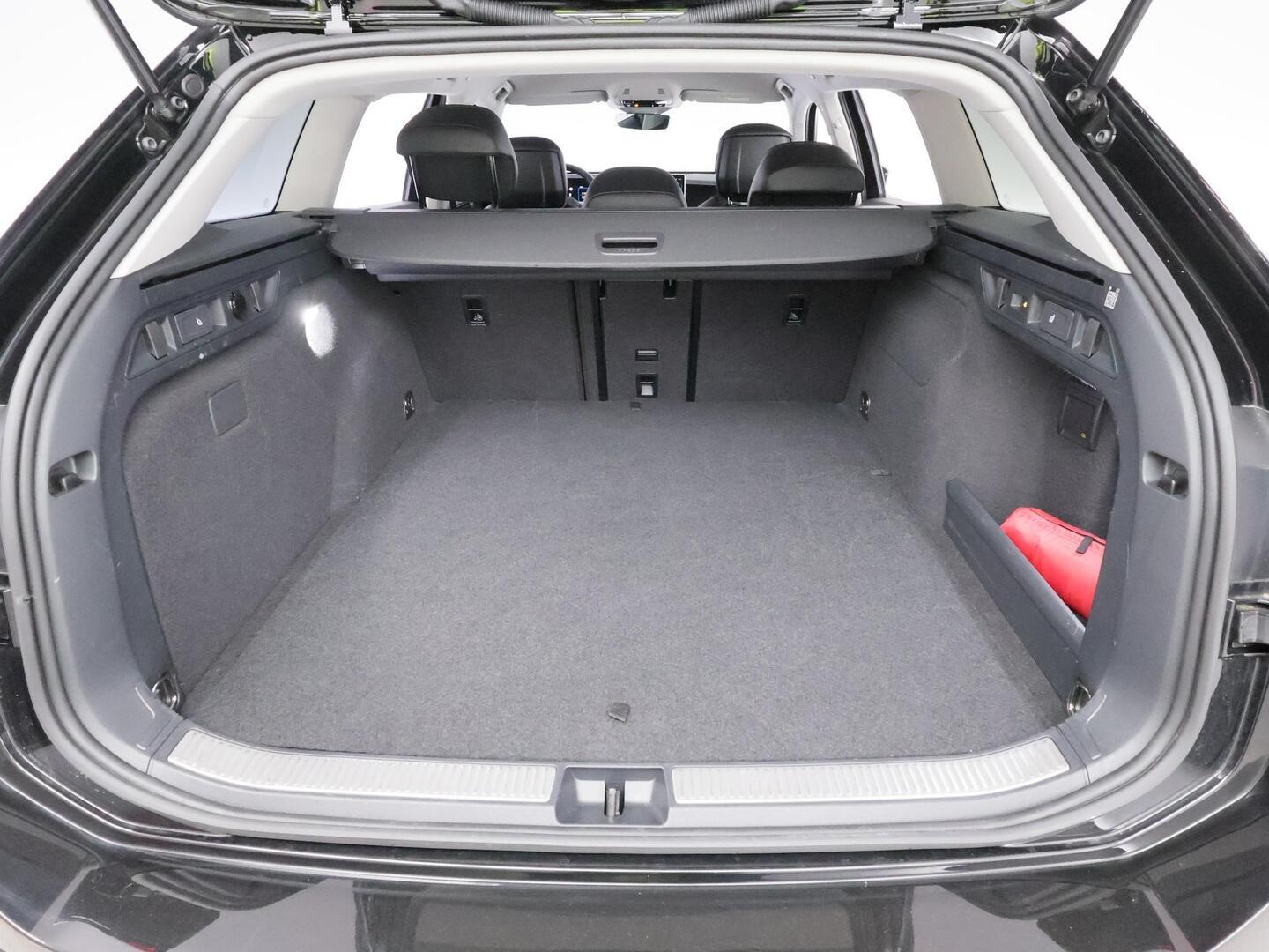 VOLKSWAGEN PASSAT 2025