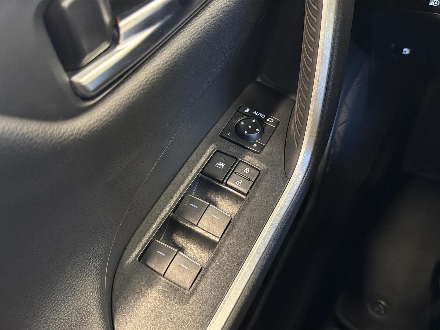 TOYOTA RAV4 Plug-in 2024