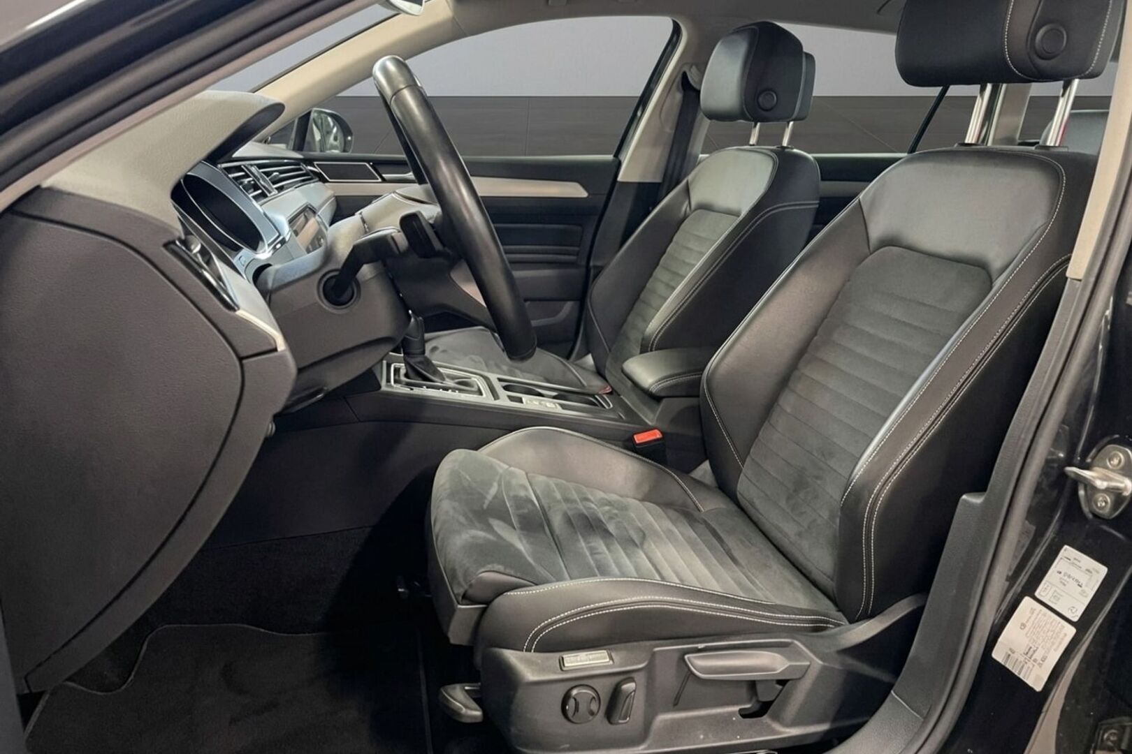 VOLKSWAGEN PASSAT 2022