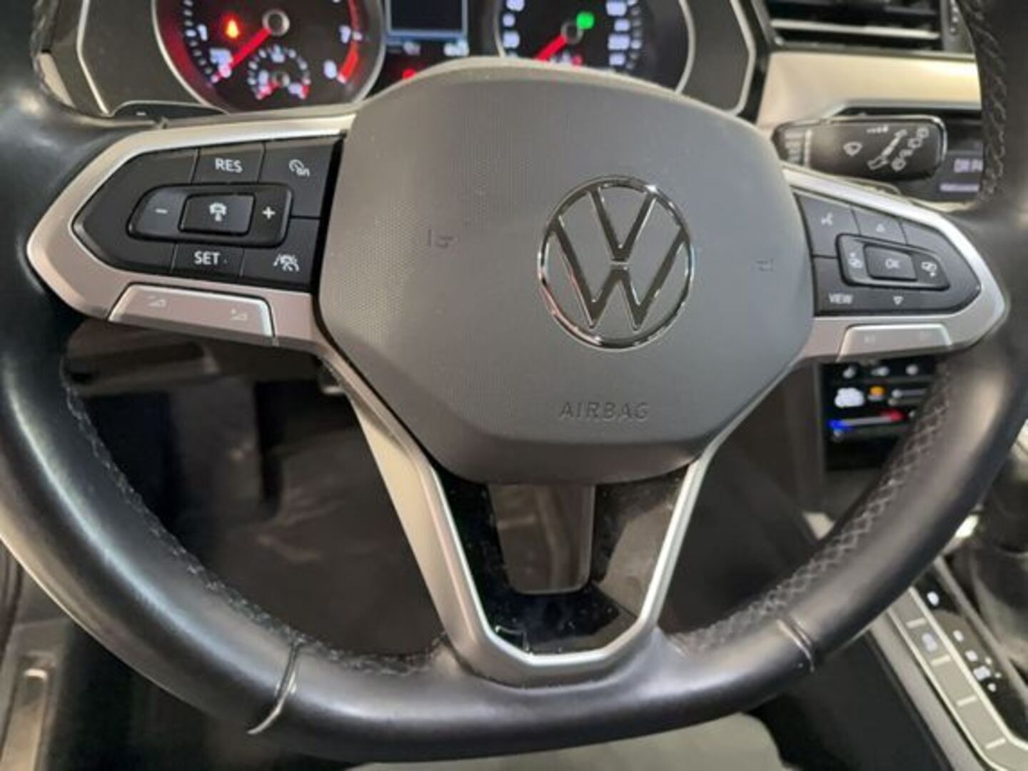 VOLKSWAGEN PASSAT 2022