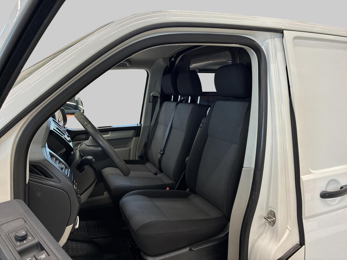 VOLKSWAGEN Transporter 2018