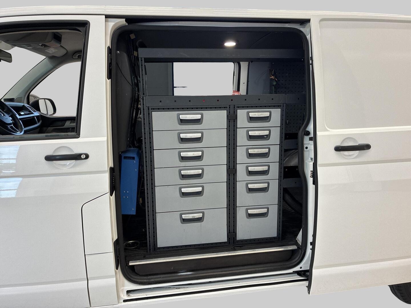 VOLKSWAGEN Transporter 2018