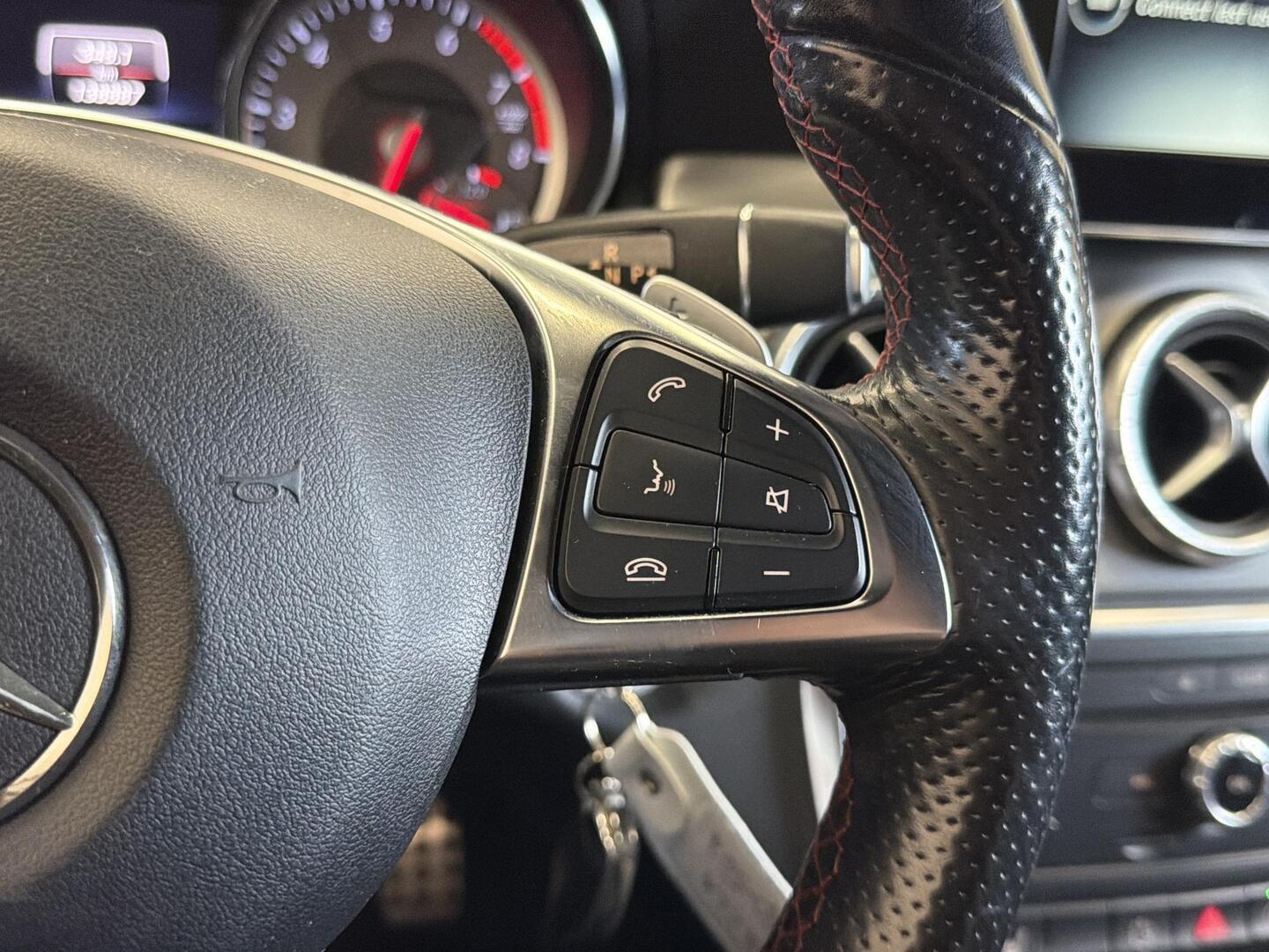 MERCEDES-BENZ CLA 2015