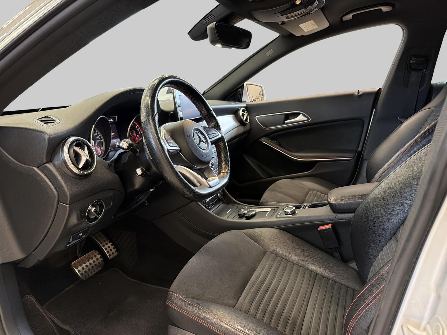 MERCEDES-BENZ CLA 2015