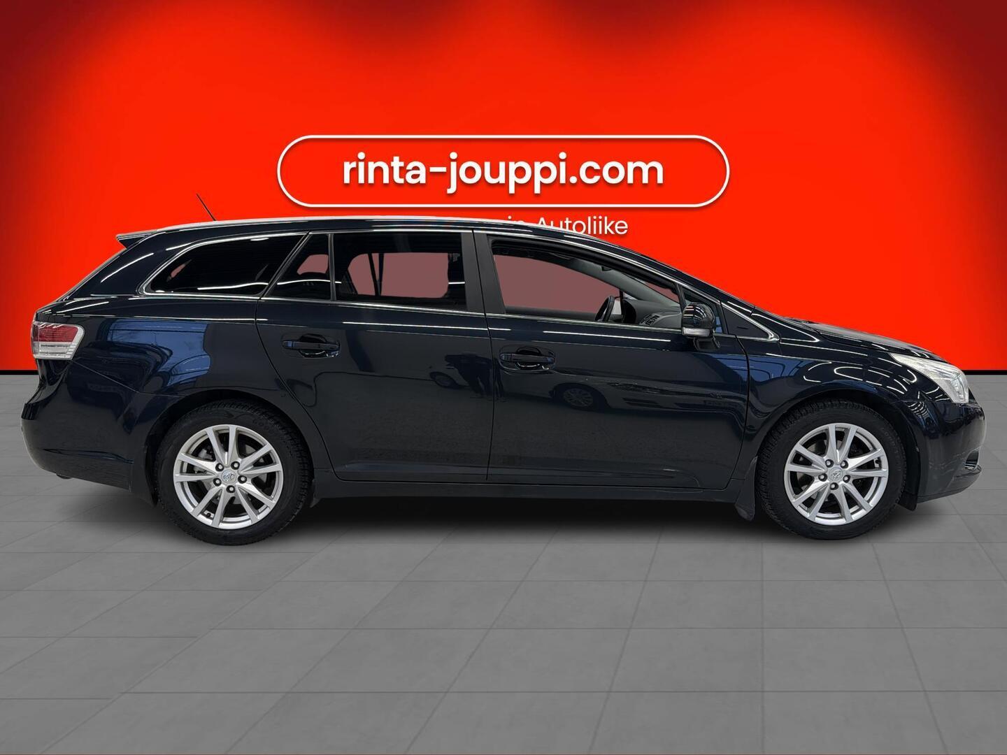 TOYOTA Avensis 2011
