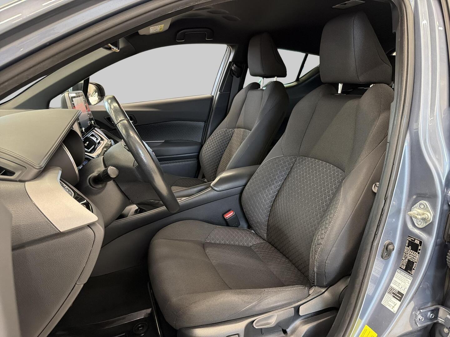 TOYOTA C-HR 2021