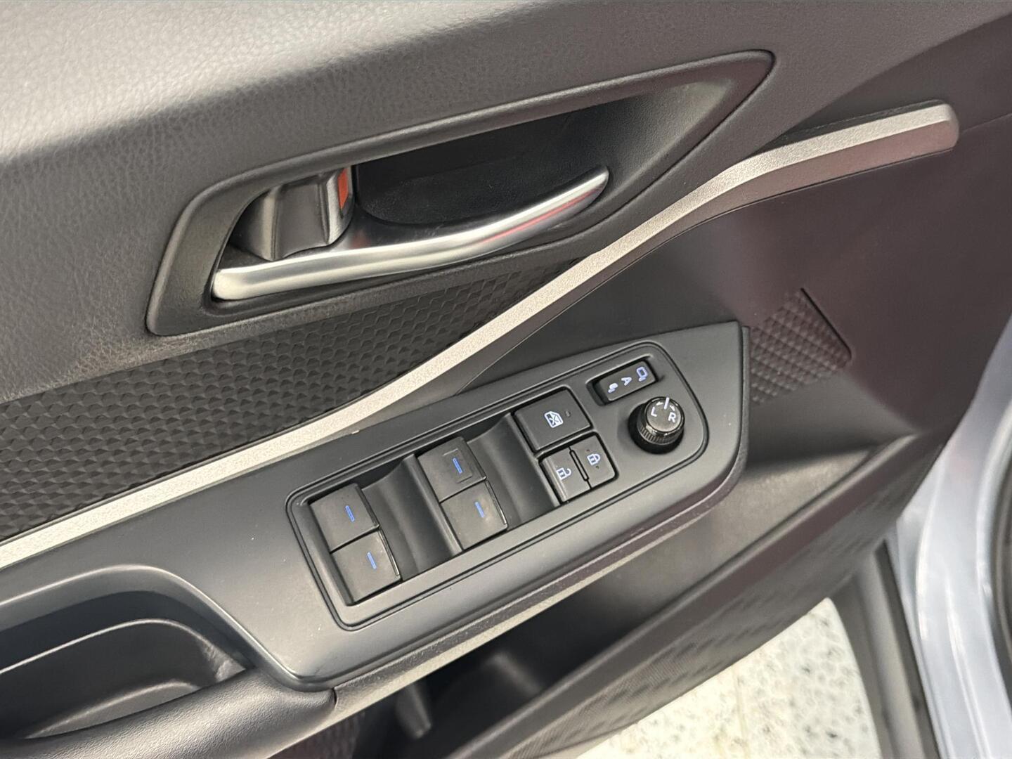 TOYOTA C-HR 2021