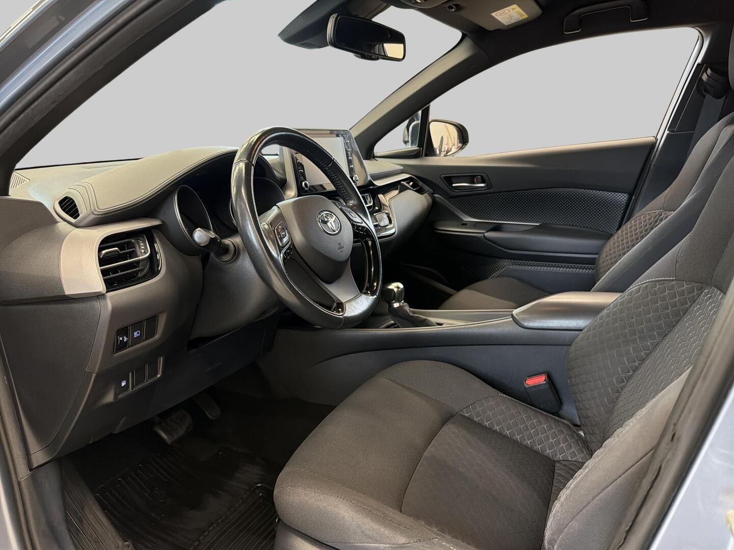 TOYOTA C-HR 2021