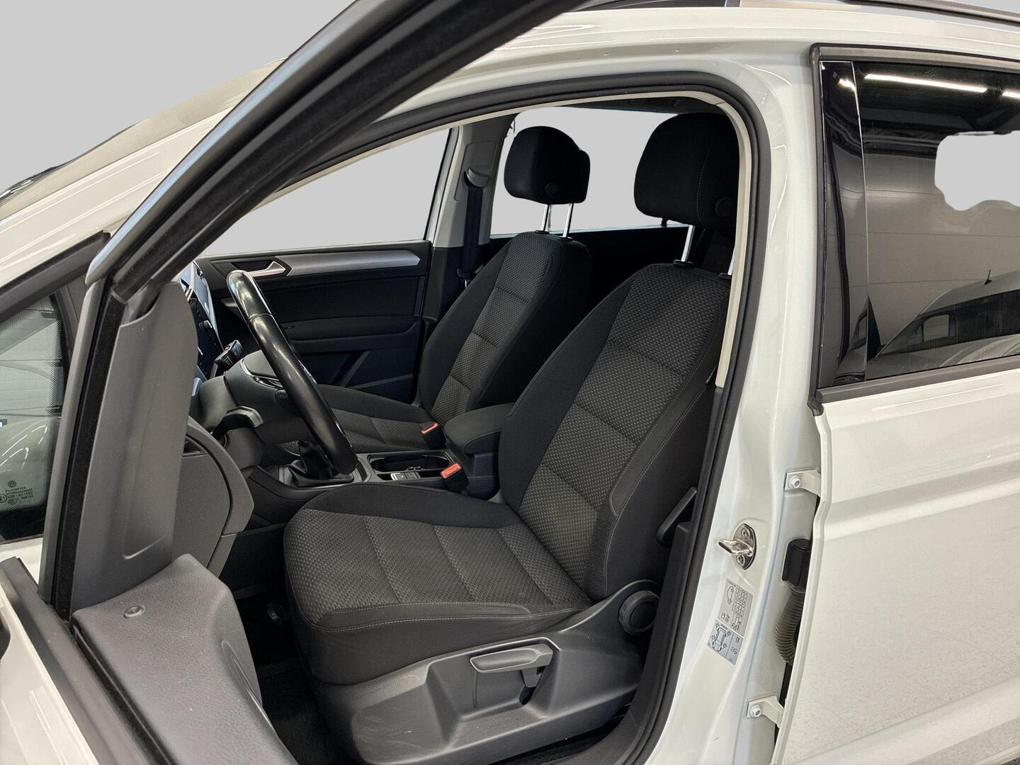 VOLKSWAGEN Touran 2018