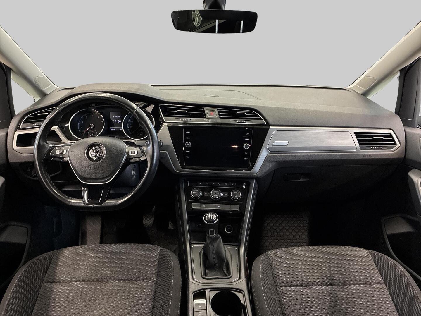 VOLKSWAGEN Touran 2018