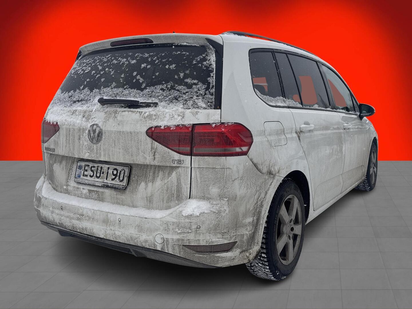 VOLKSWAGEN Touran 2018