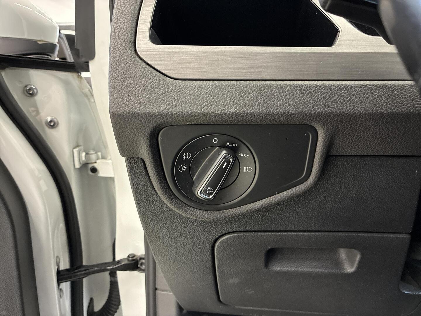 VOLKSWAGEN Touran 2018