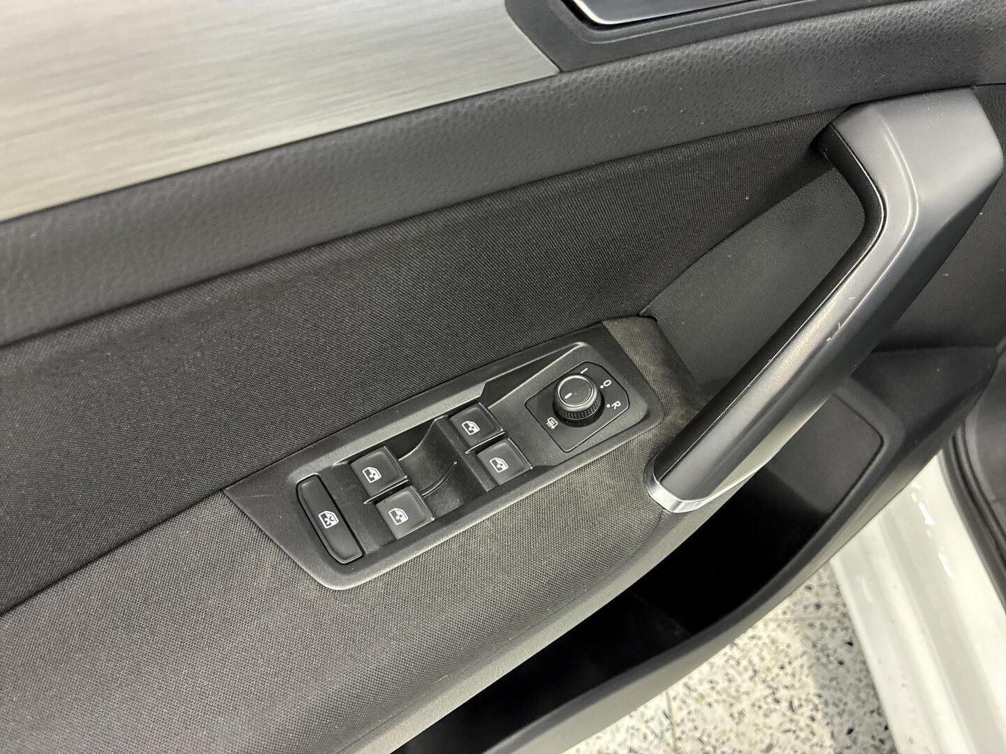 VOLKSWAGEN Touran 2018