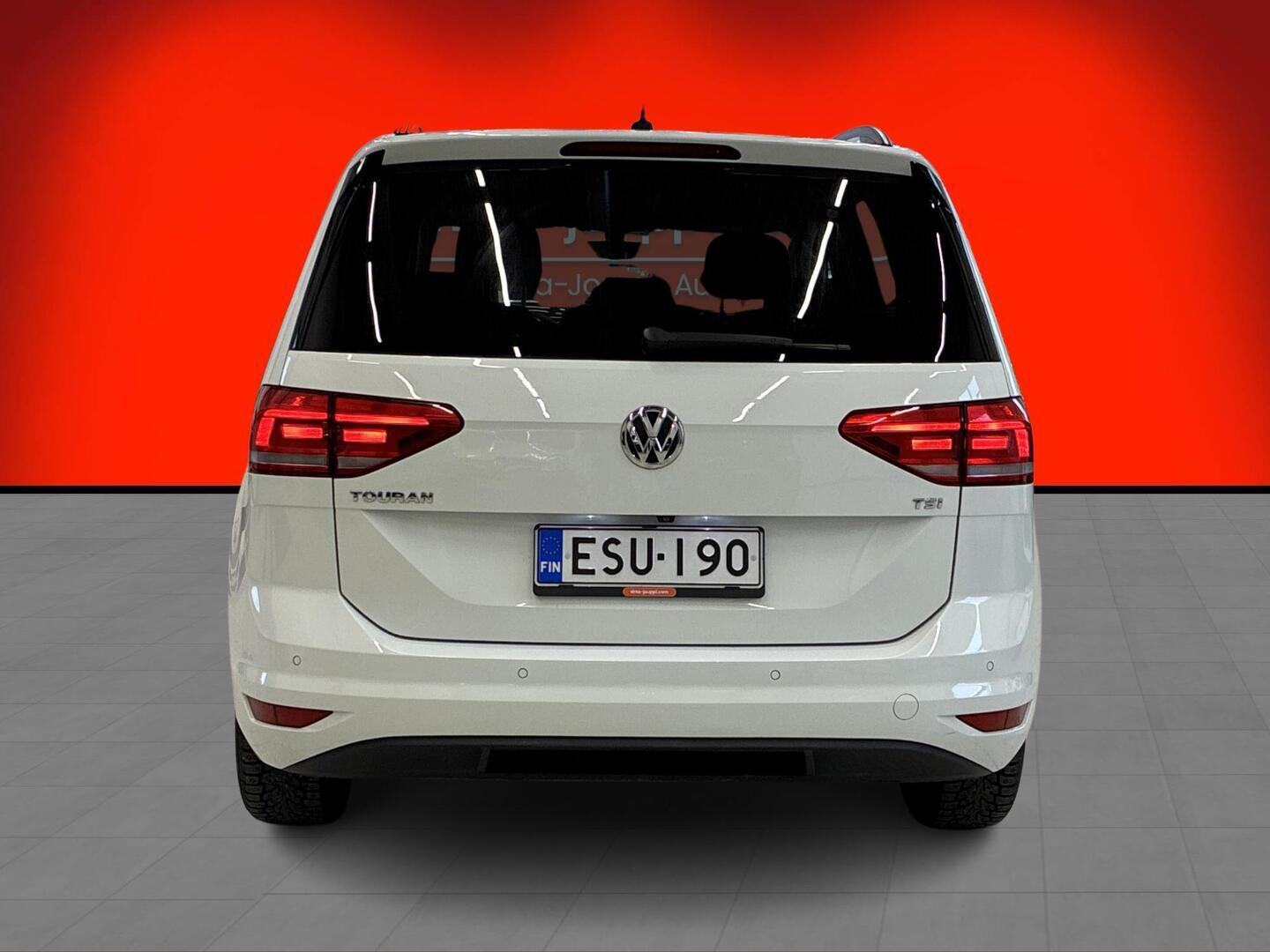 VOLKSWAGEN Touran 2018