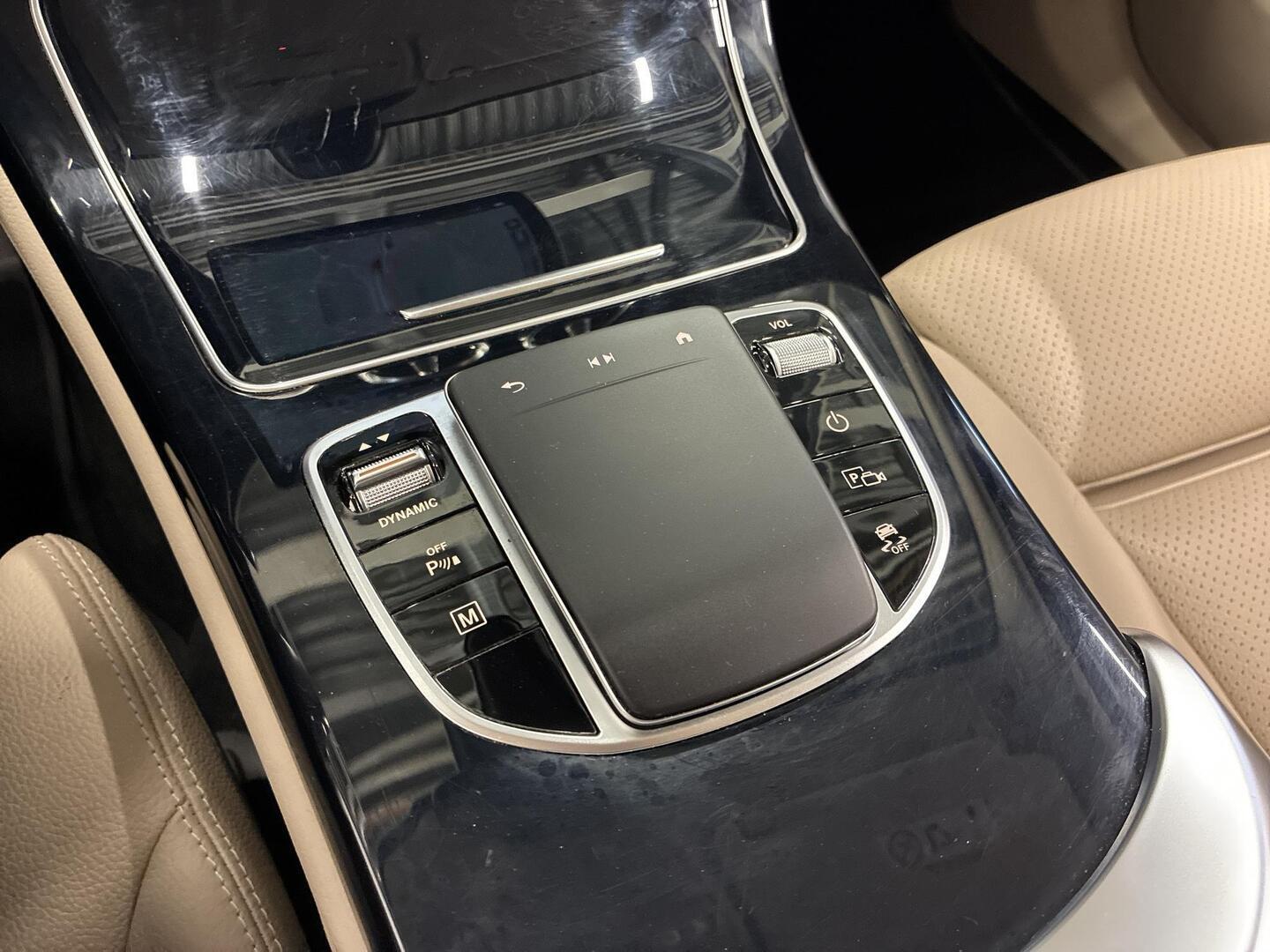 MERCEDES-BENZ GLC 2021