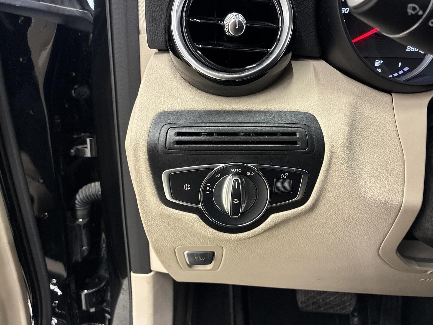 MERCEDES-BENZ GLC 2021