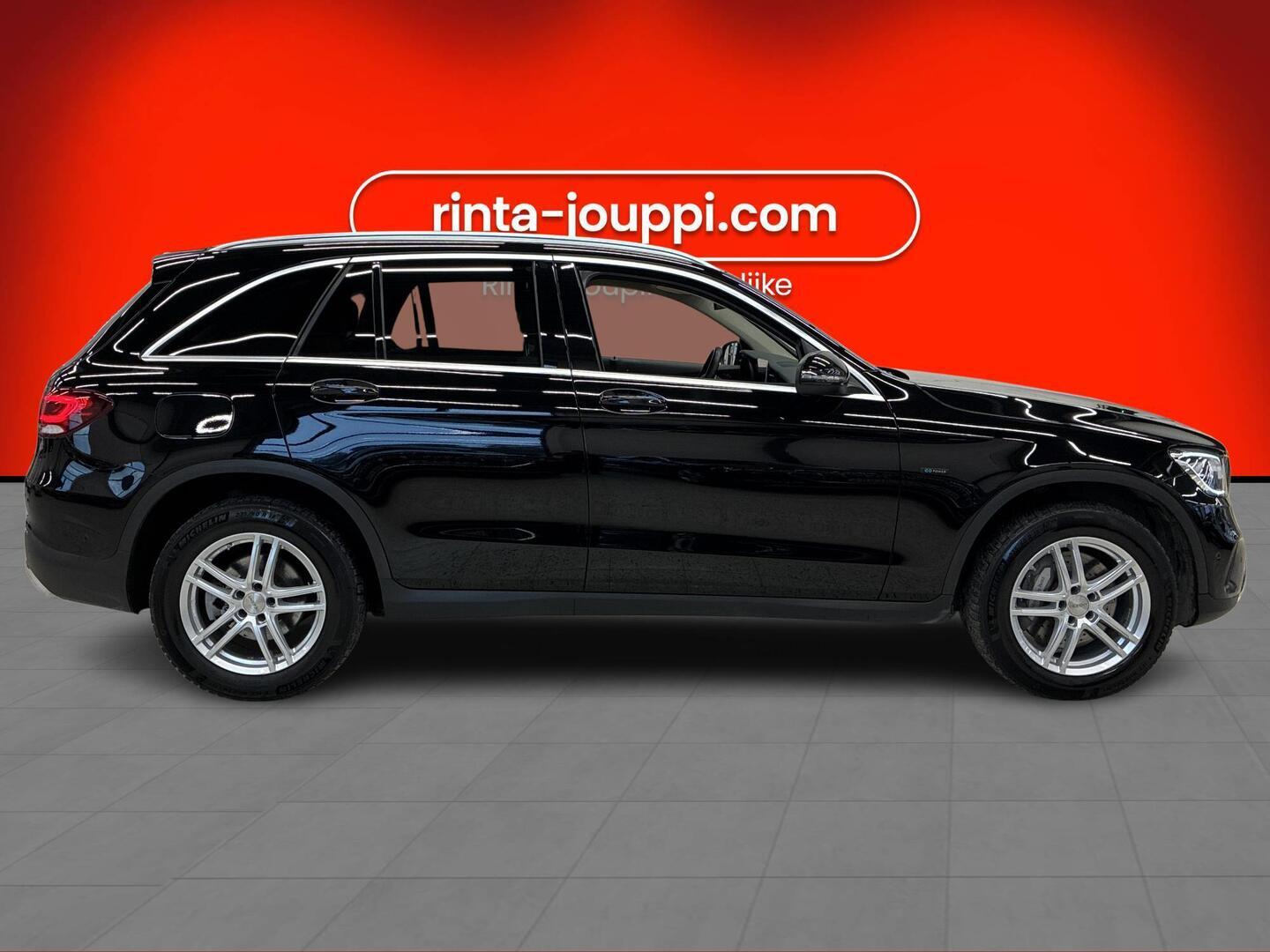 MERCEDES-BENZ GLC 2021