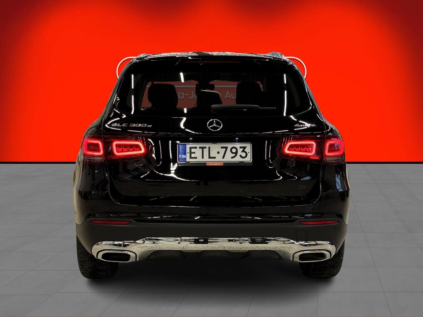 MERCEDES-BENZ GLC 2021