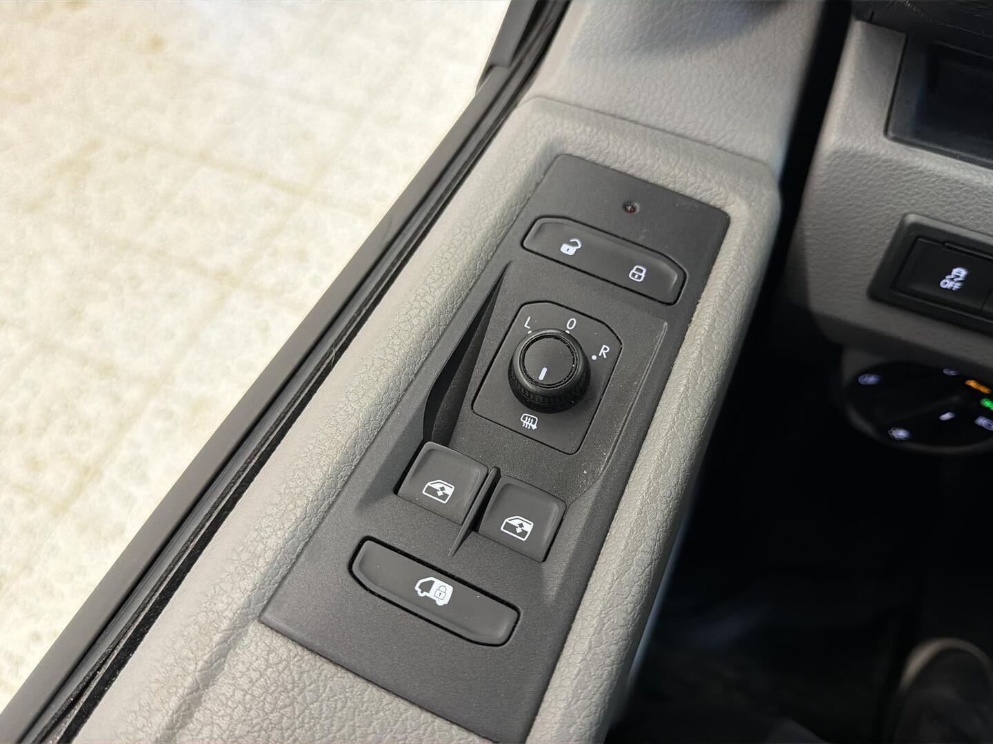 VOLKSWAGEN Transporter 2021