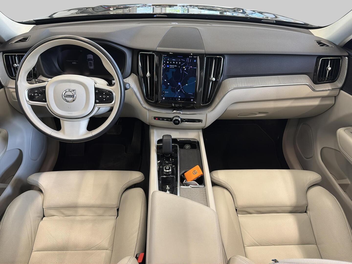 VOLVO XC60 2023