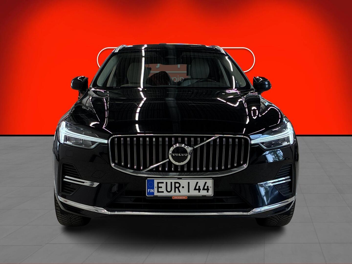 VOLVO XC60 2023