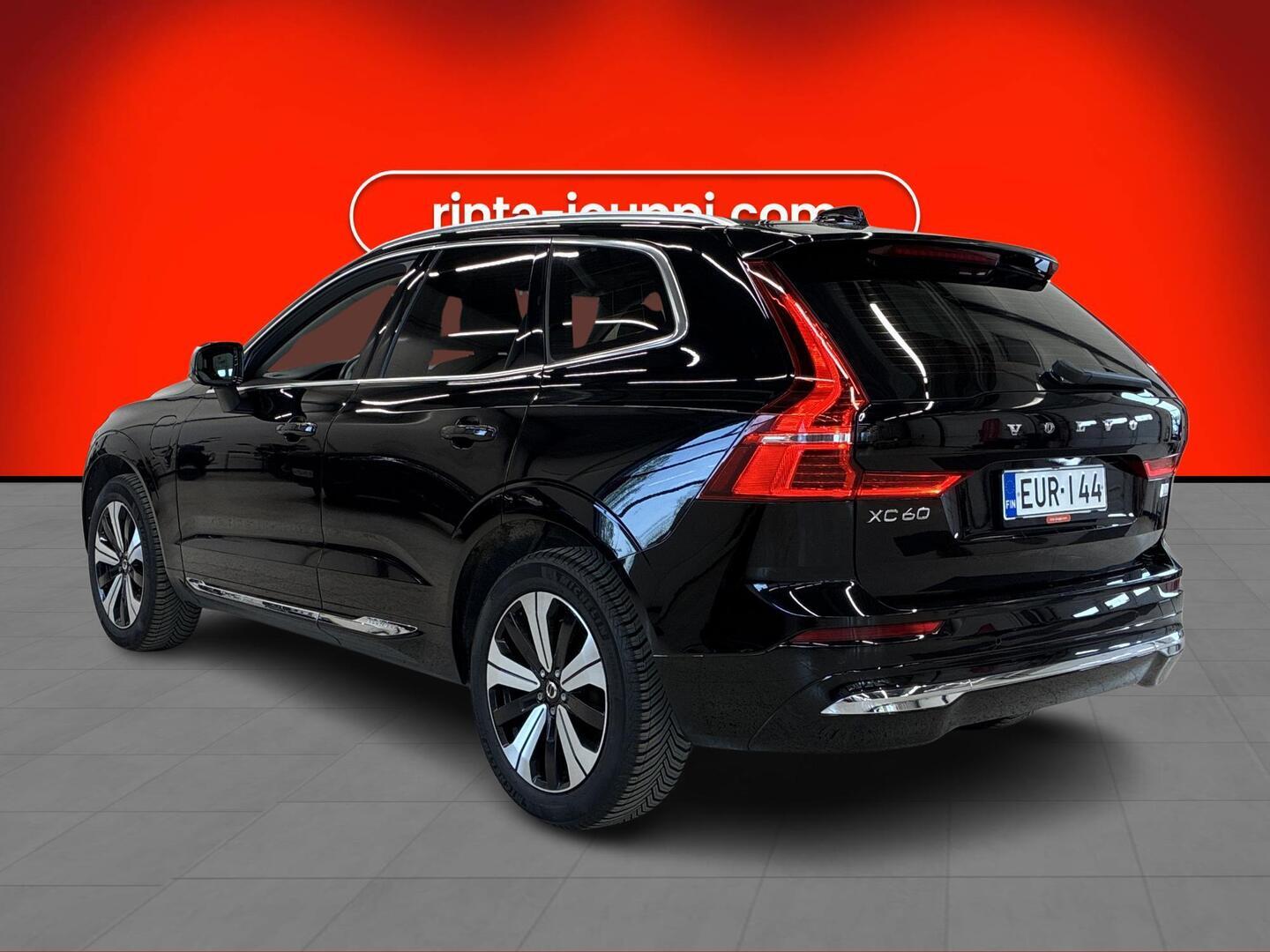 VOLVO XC60 2023