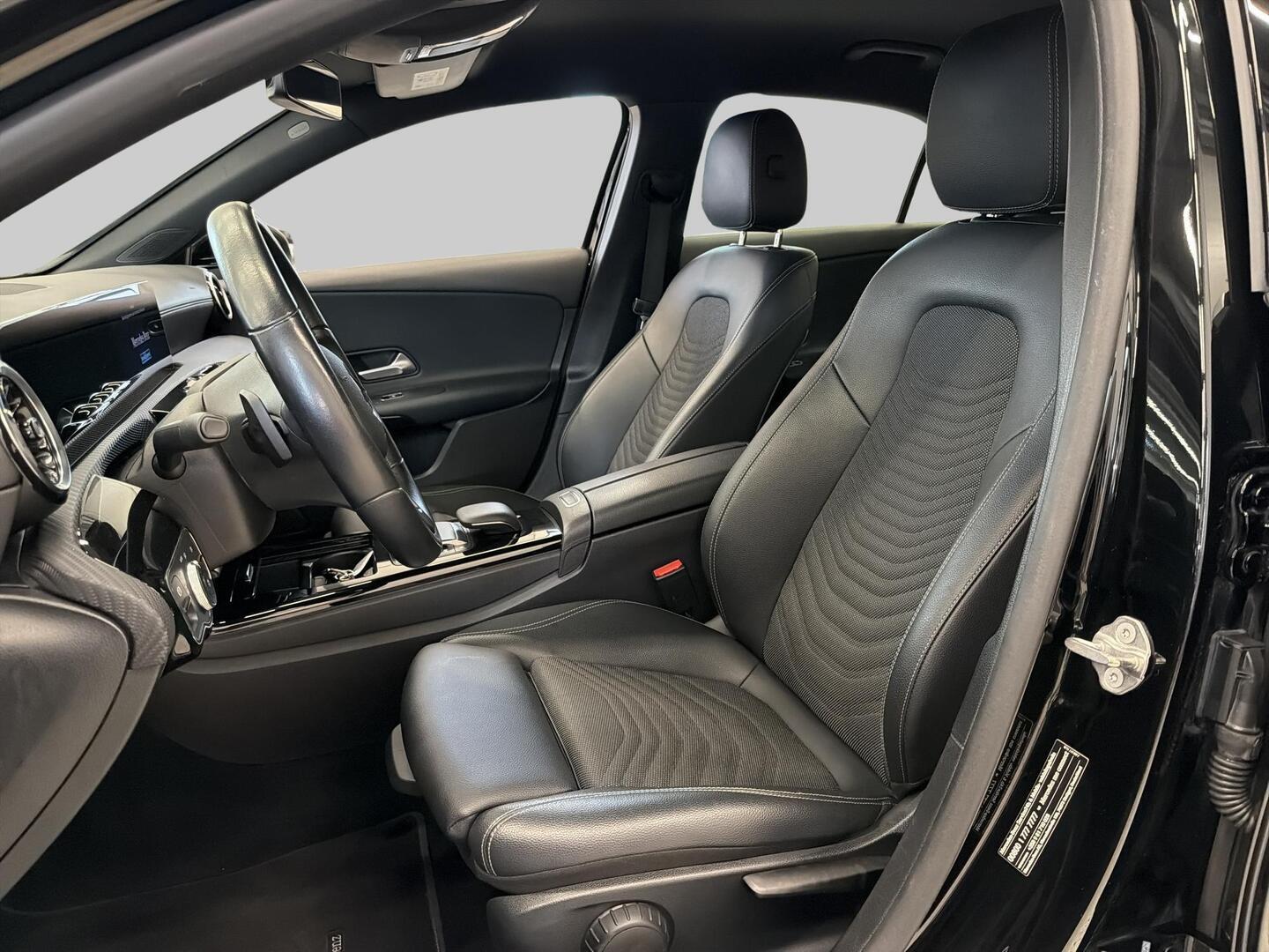 MERCEDES-BENZ A 2020