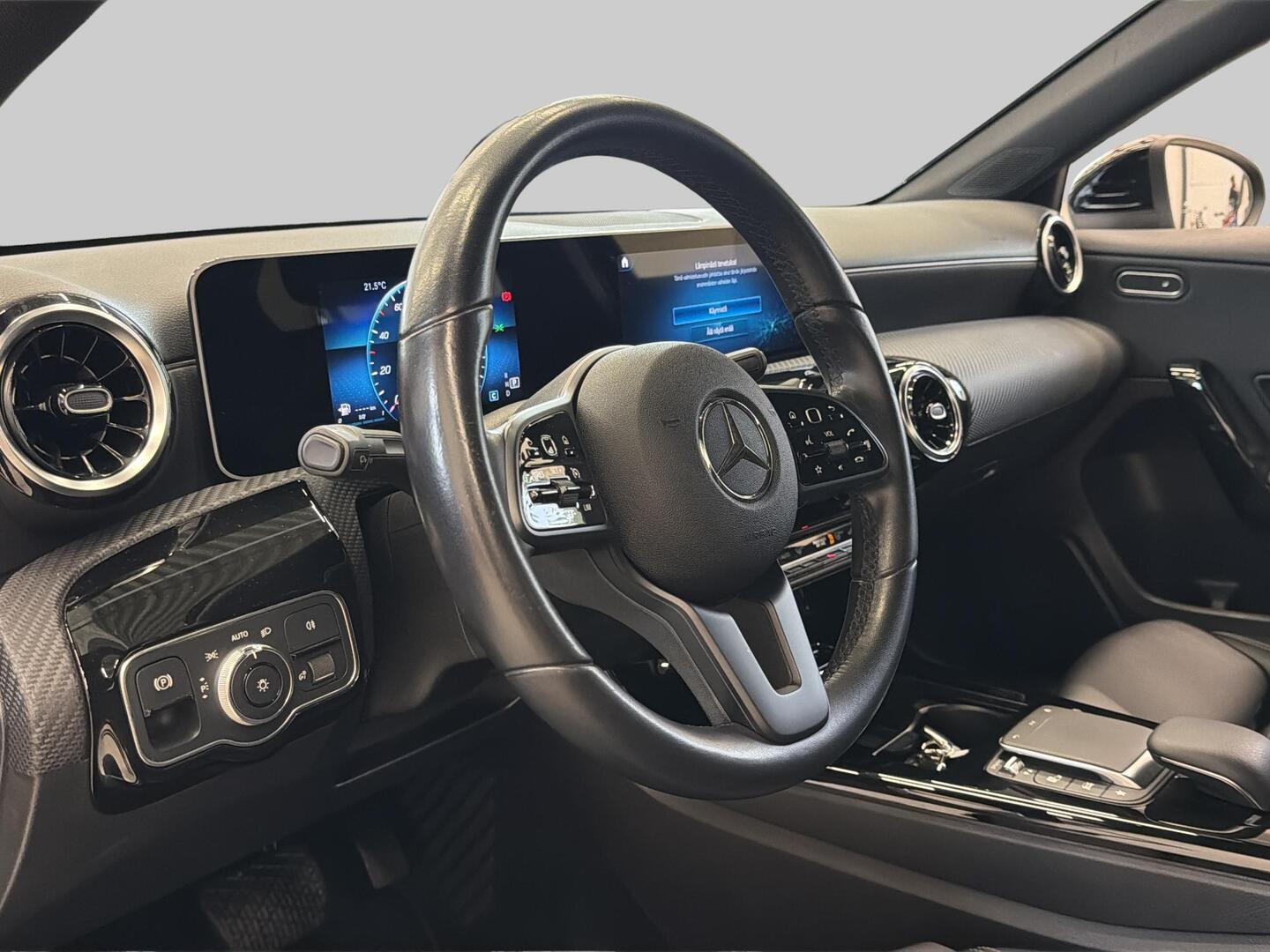 MERCEDES-BENZ A 2020