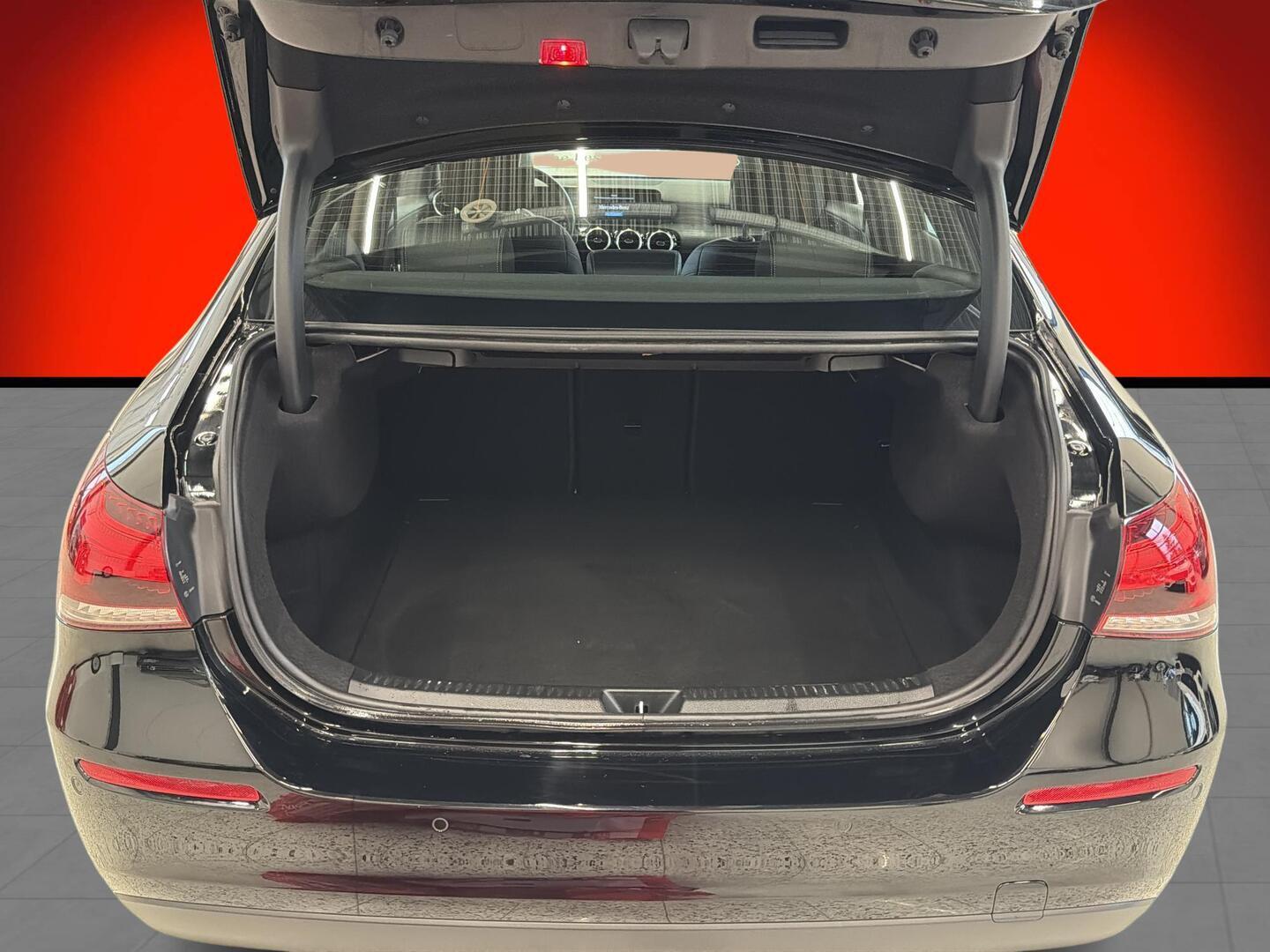 MERCEDES-BENZ A 2020