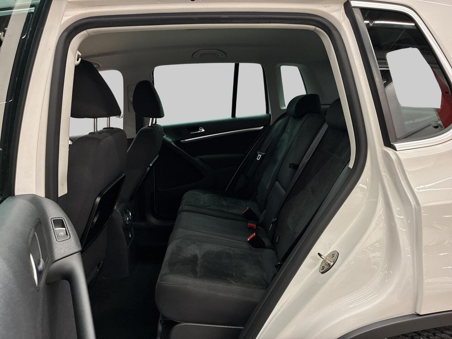 VOLKSWAGEN Tiguan 2011