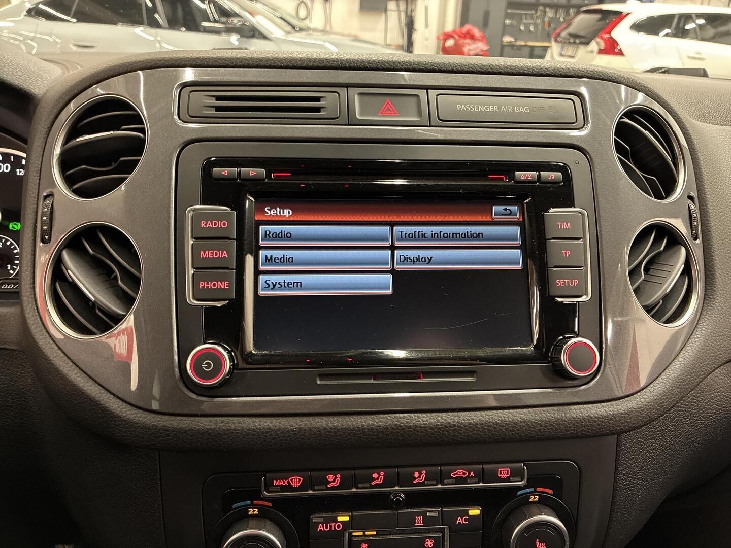 VOLKSWAGEN Tiguan 2011