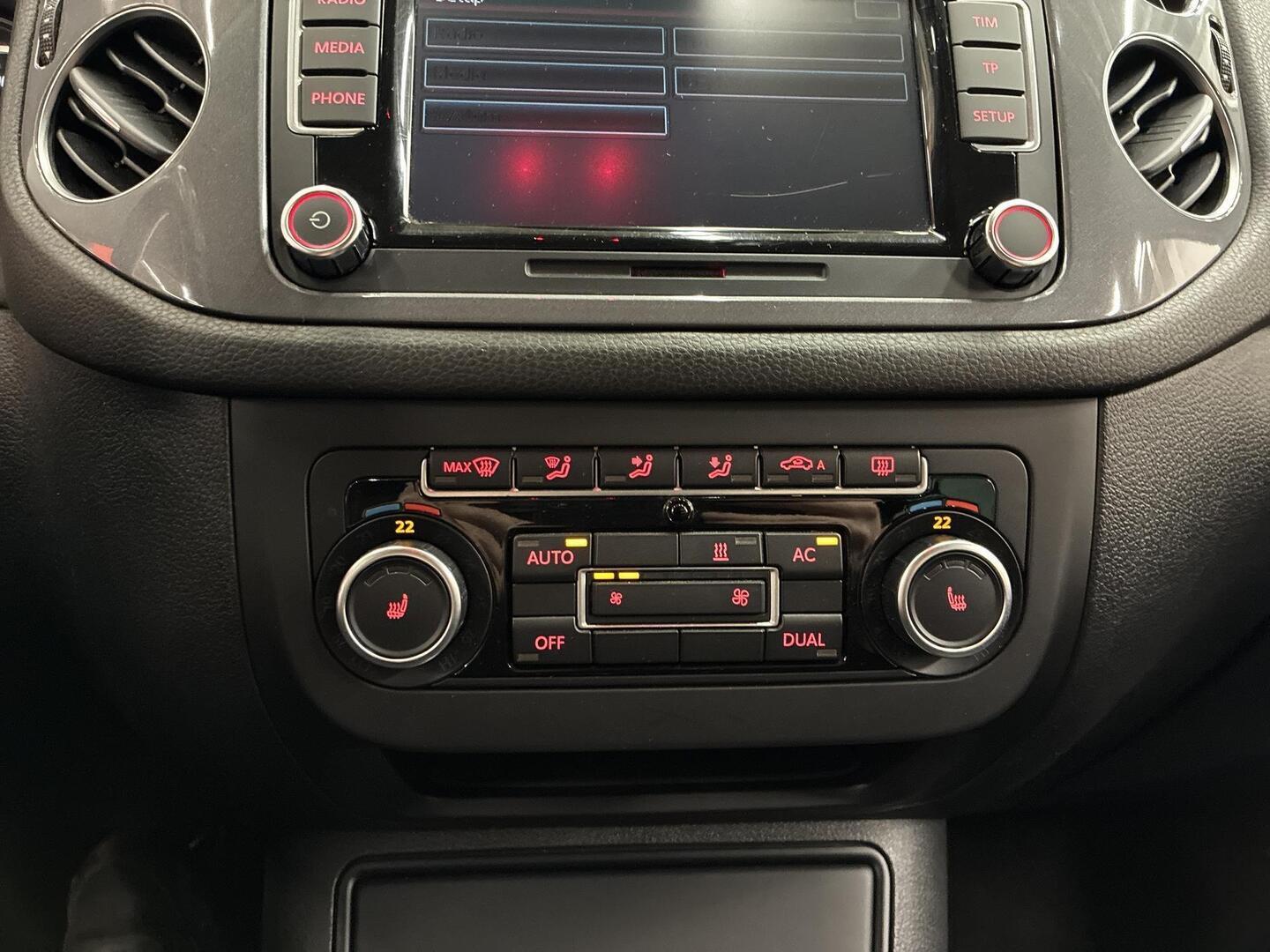 VOLKSWAGEN Tiguan 2011