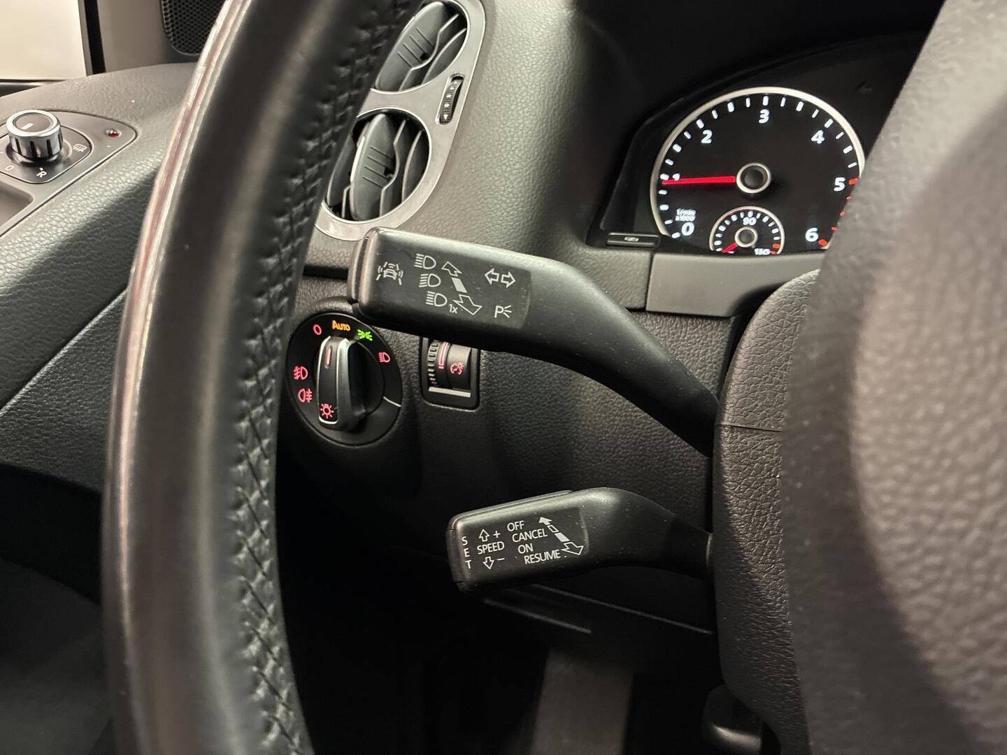 VOLKSWAGEN Tiguan 2011